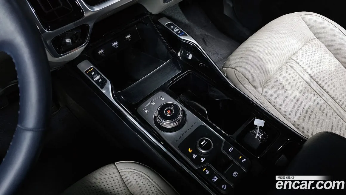 Kia Sorento — фото 7