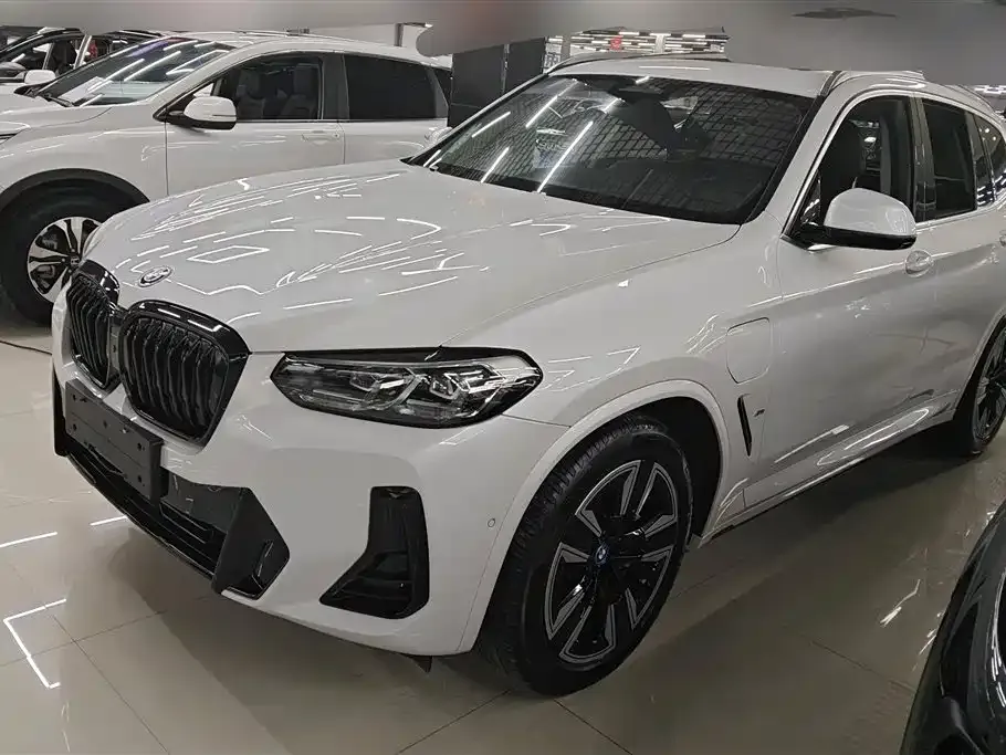 BMW iX3 — фото 1