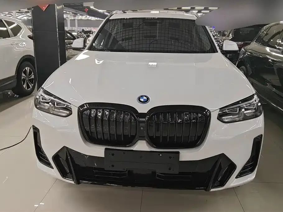 BMW iX3 — фото 9