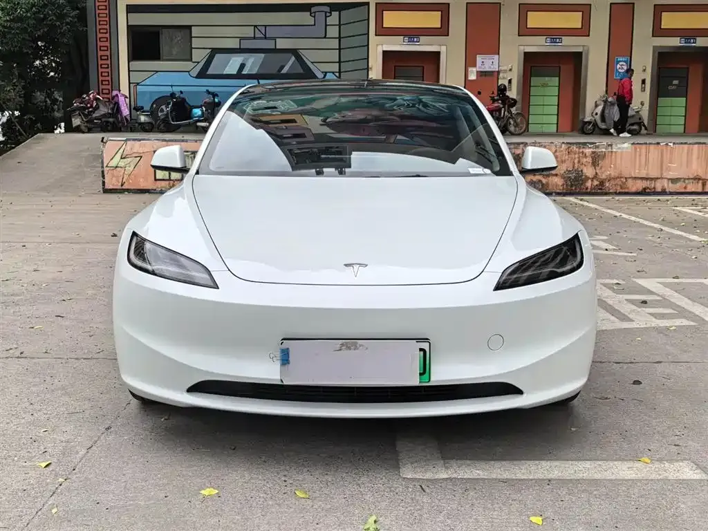 Tesla Model 3 — фото 2
