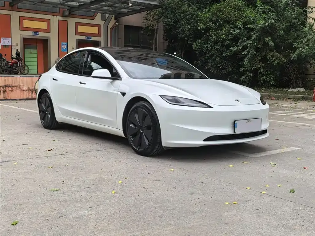 Tesla Model 3 — фото 5