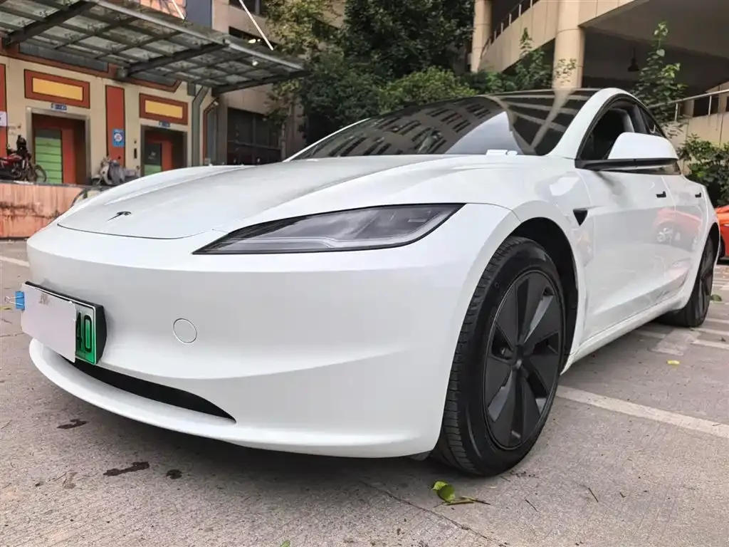 Tesla Model 3 — фото 10