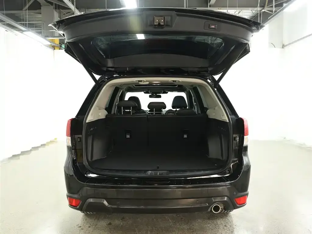 Subaru Forester — фото 7