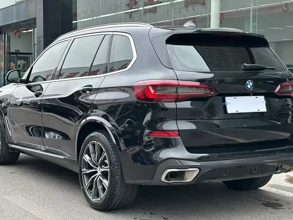 BMW X5 — фото 9