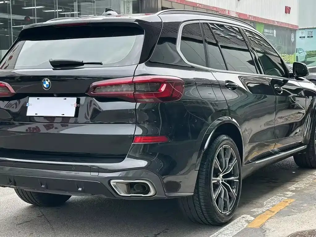 BMW X5 — фото 7