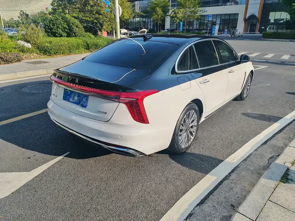 Hongqi H5 — фото 5