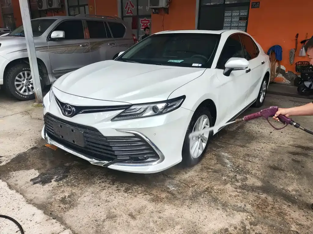 Toyota Camry — фото 6