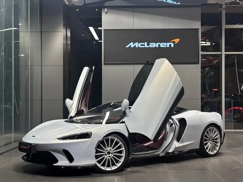 McLaren GT — фото 1
