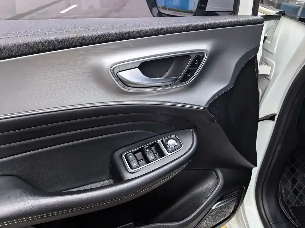 Roewe iMAX8 — фото 5