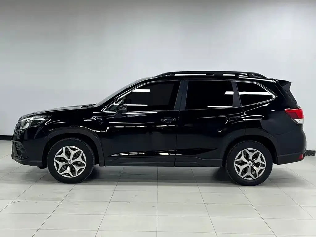 Subaru Forester — фото 2