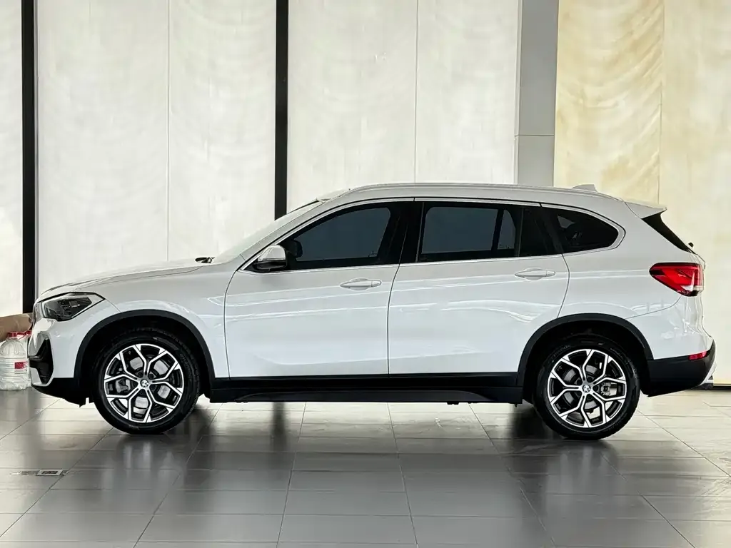 BMW X1 — фото 8