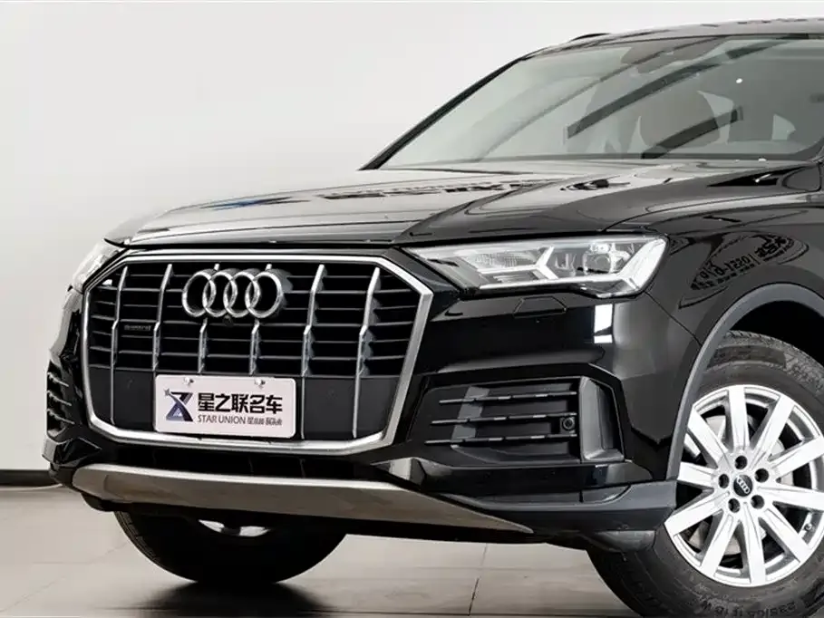 Audi Q7 — фото 10