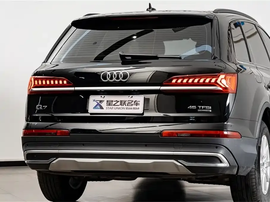 Audi Q7 — фото 3