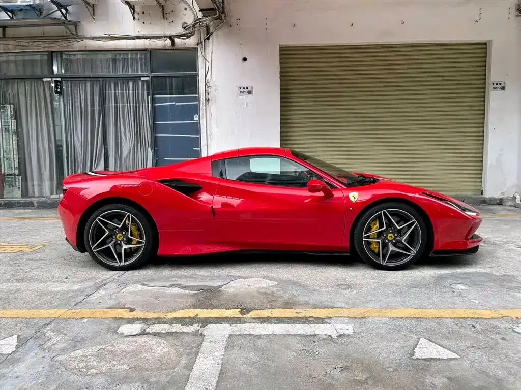 Ferrari F8 — фото 6