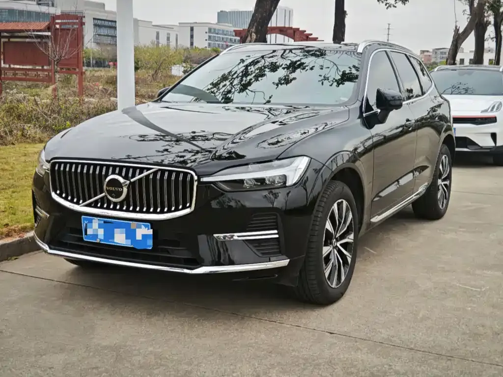 Volvo XC60 — фото 9