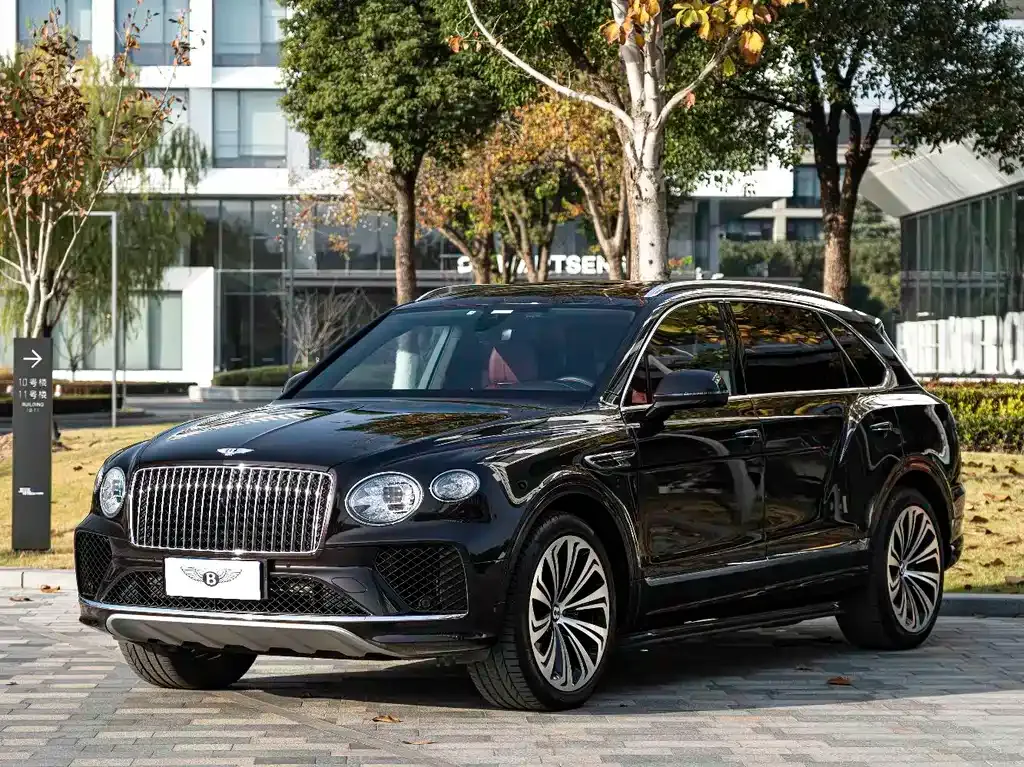 Bentley Bentayga — фото 1