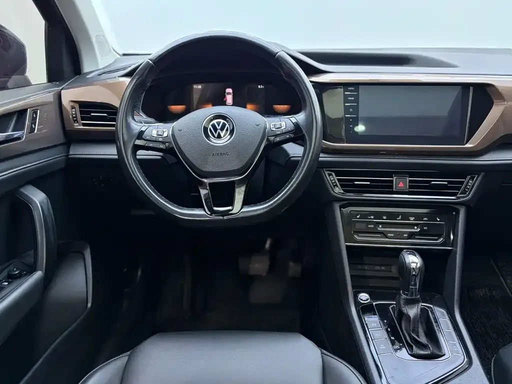 Volkswagen Tharu — фото 3