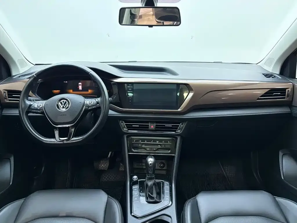 Volkswagen Tharu — фото 9