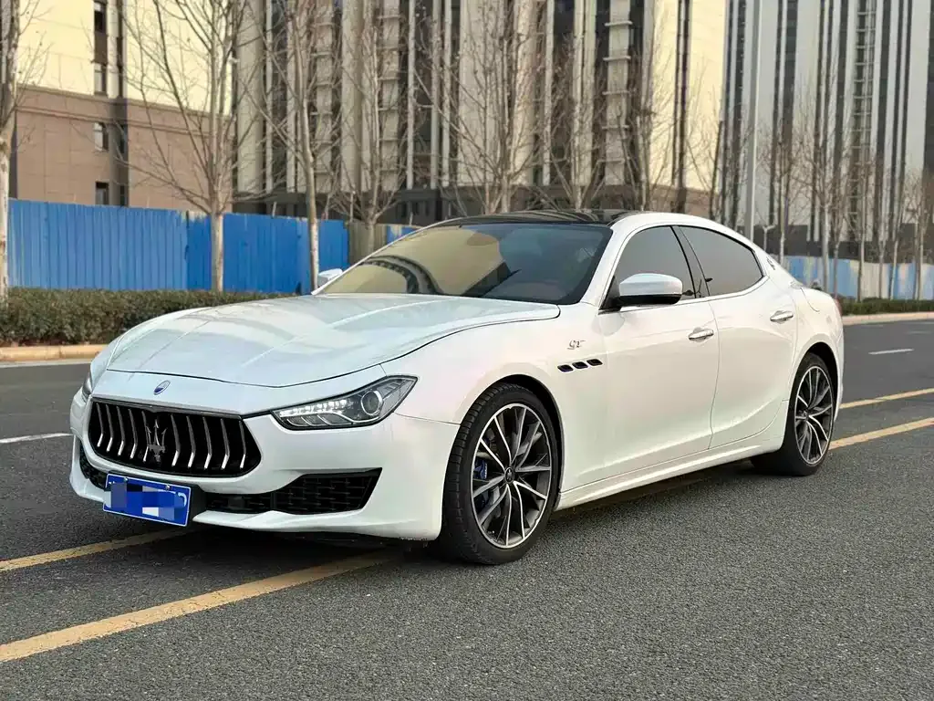 Maserati Ghibli — фото 1