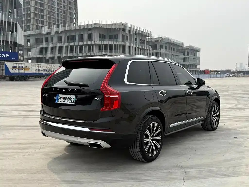 Volvo XC90 — фото 7