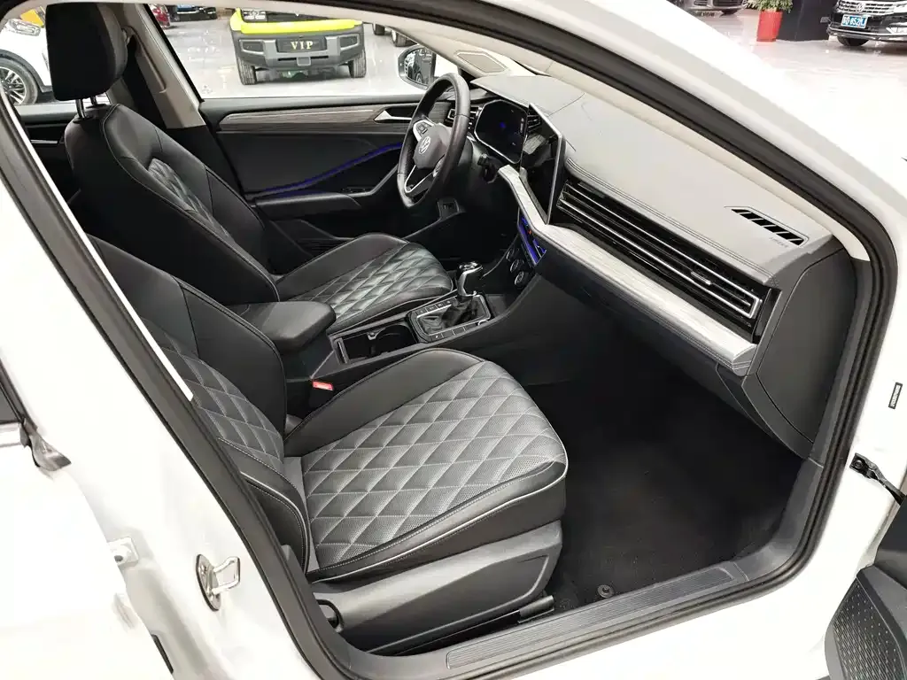 Volkswagen Sagitar — фото 10