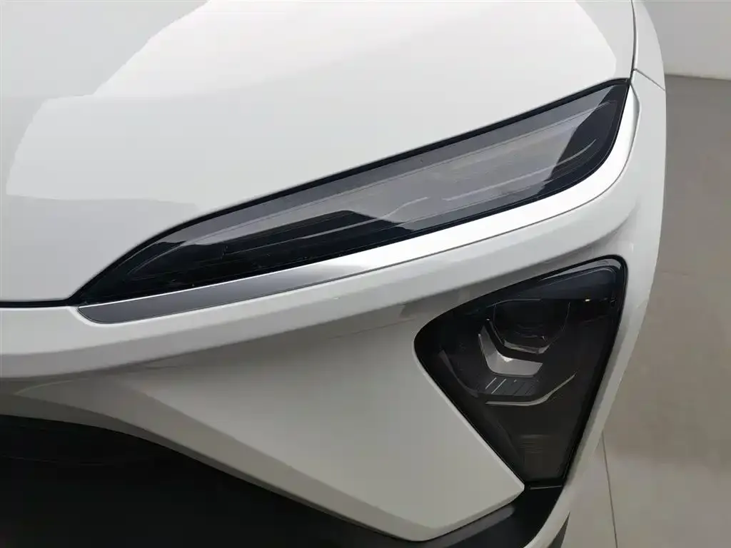 NIO EC6 — фото 7