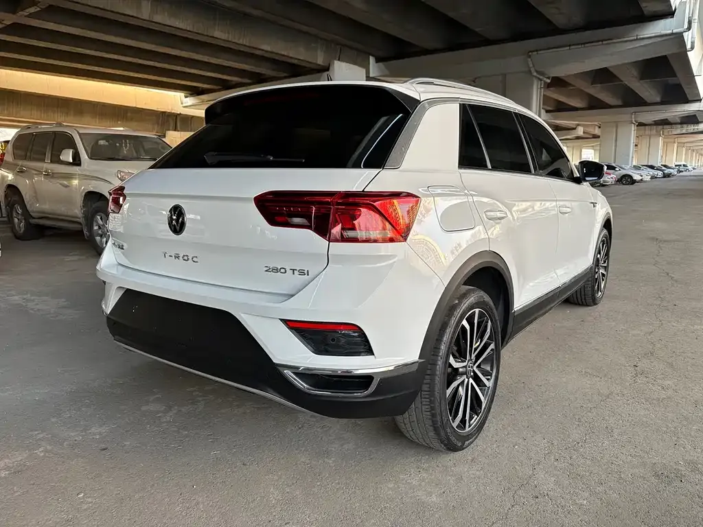 Volkswagen T-Roc — фото 8