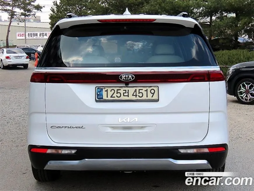 Kia Carnival — фото 2