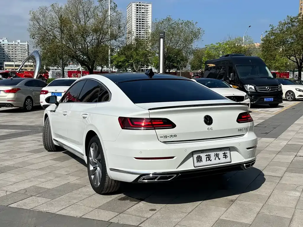 Volkswagen CC — фото 10
