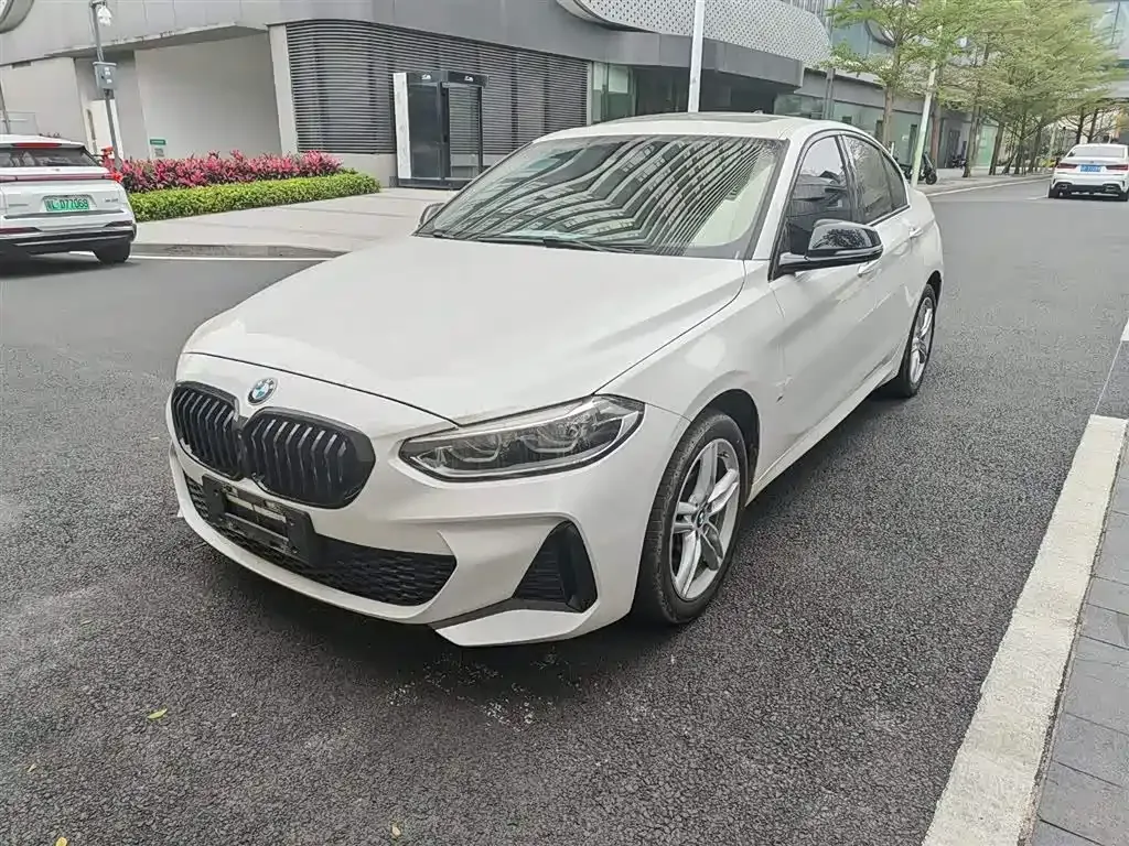 BMW 1 Series — фото 1