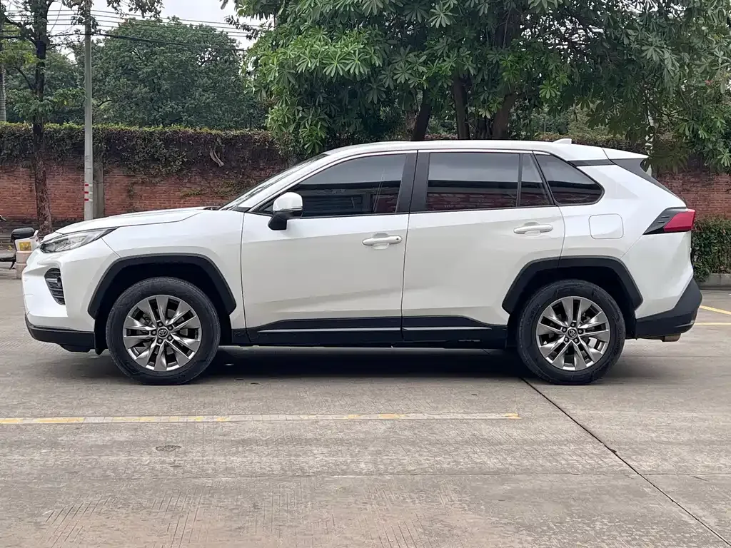 Toyota Wildlander — фото 10