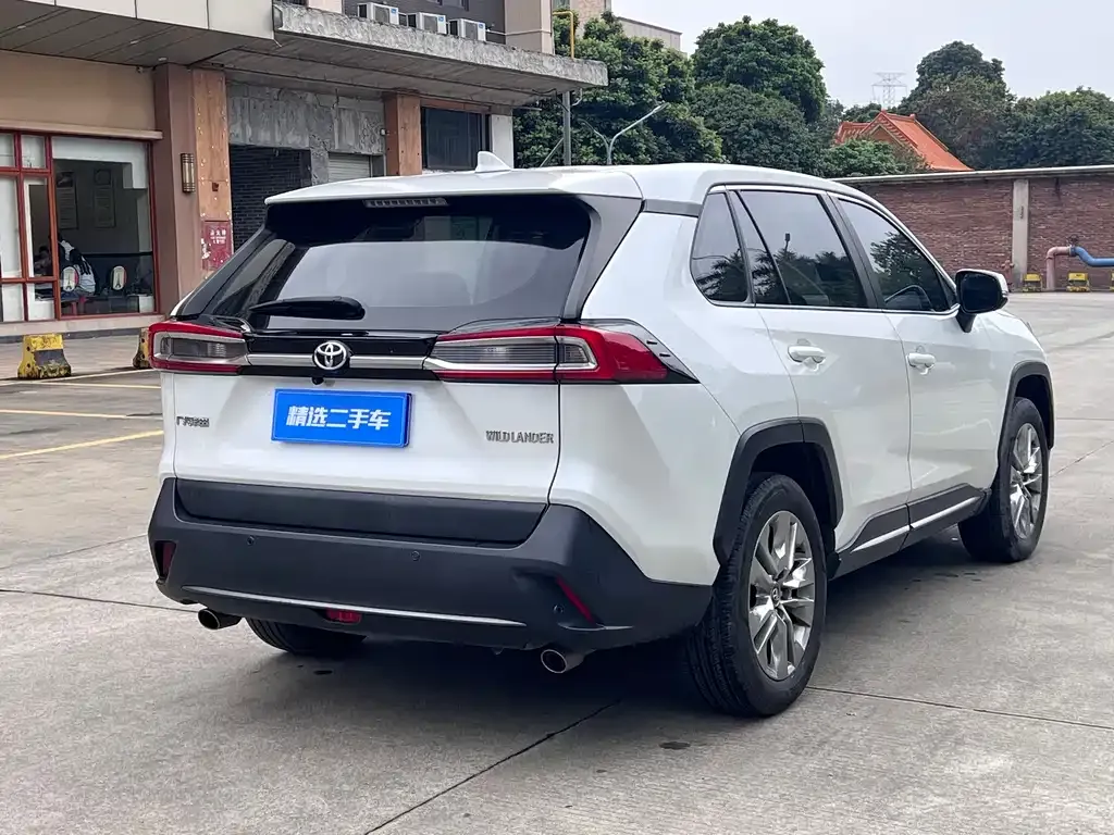 Toyota Wildlander — фото 9