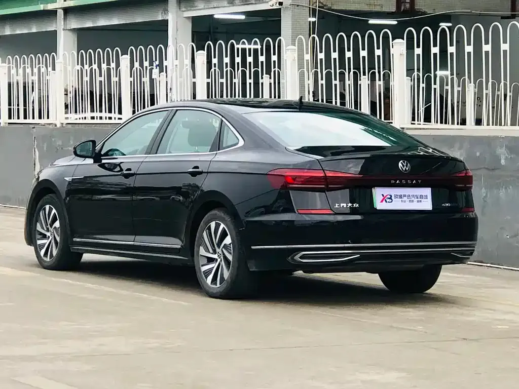 Volkswagen Passat New Energy — фото 7