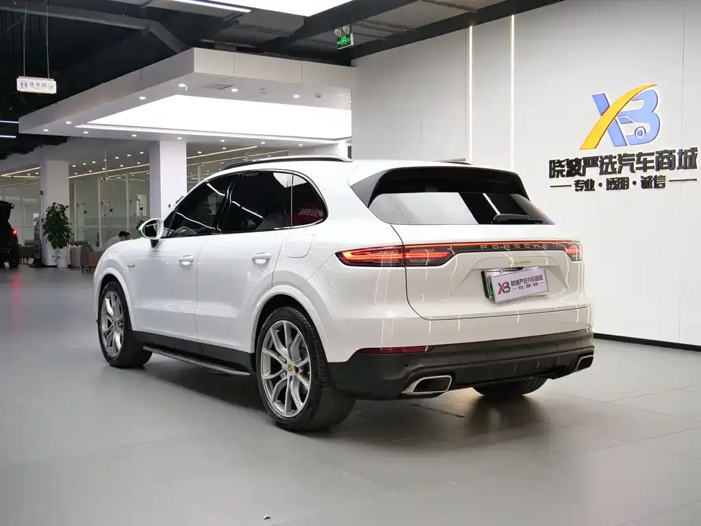 Porsche Cayenne Hybrid — фото 8