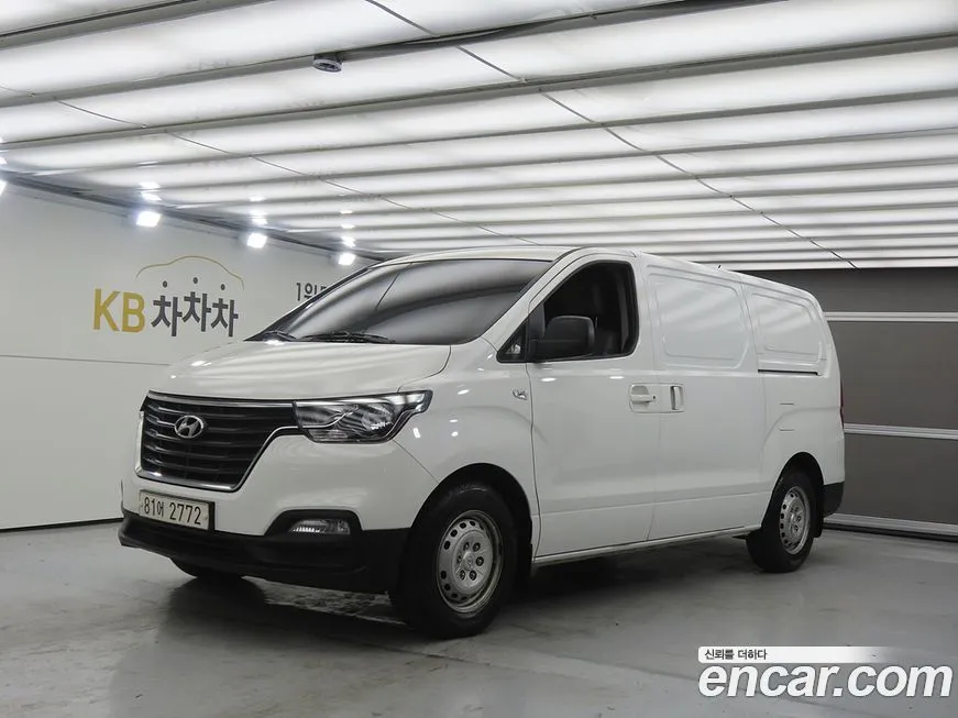 Hyundai Starex — фото 1