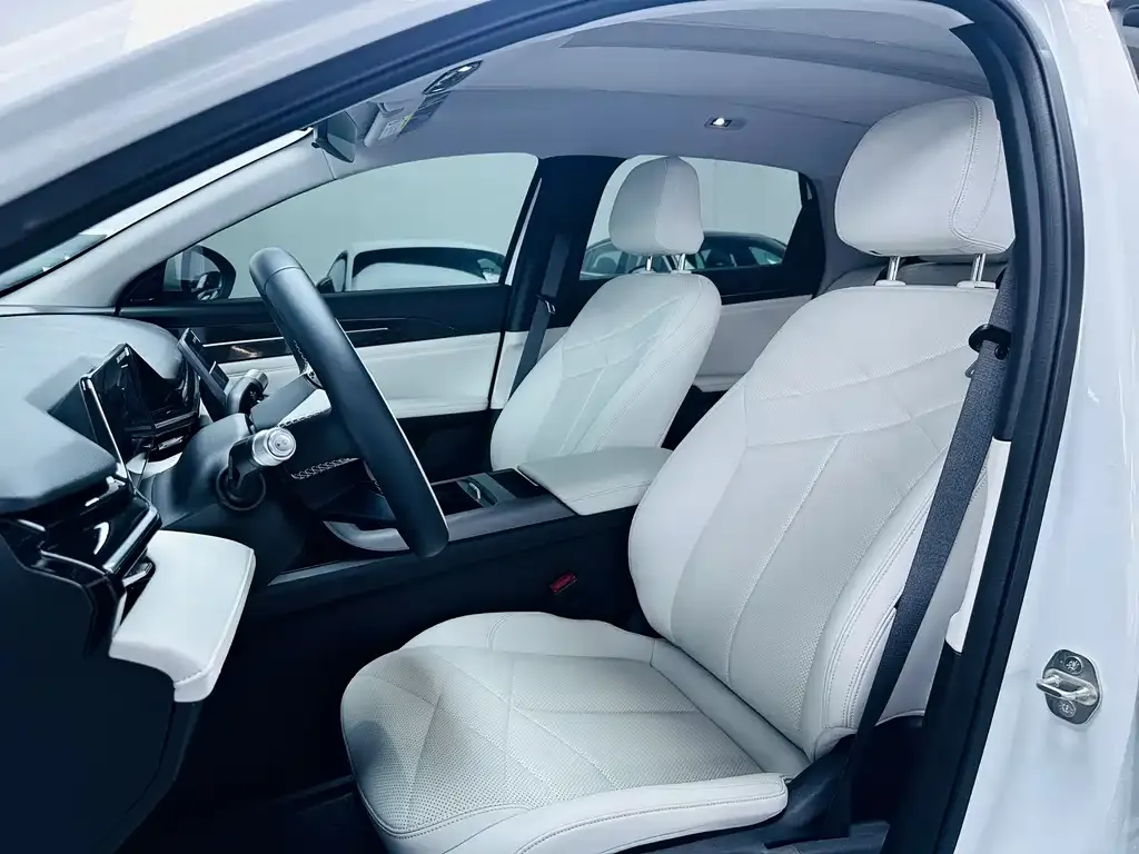 Geely Galaxy L6 — фото 2