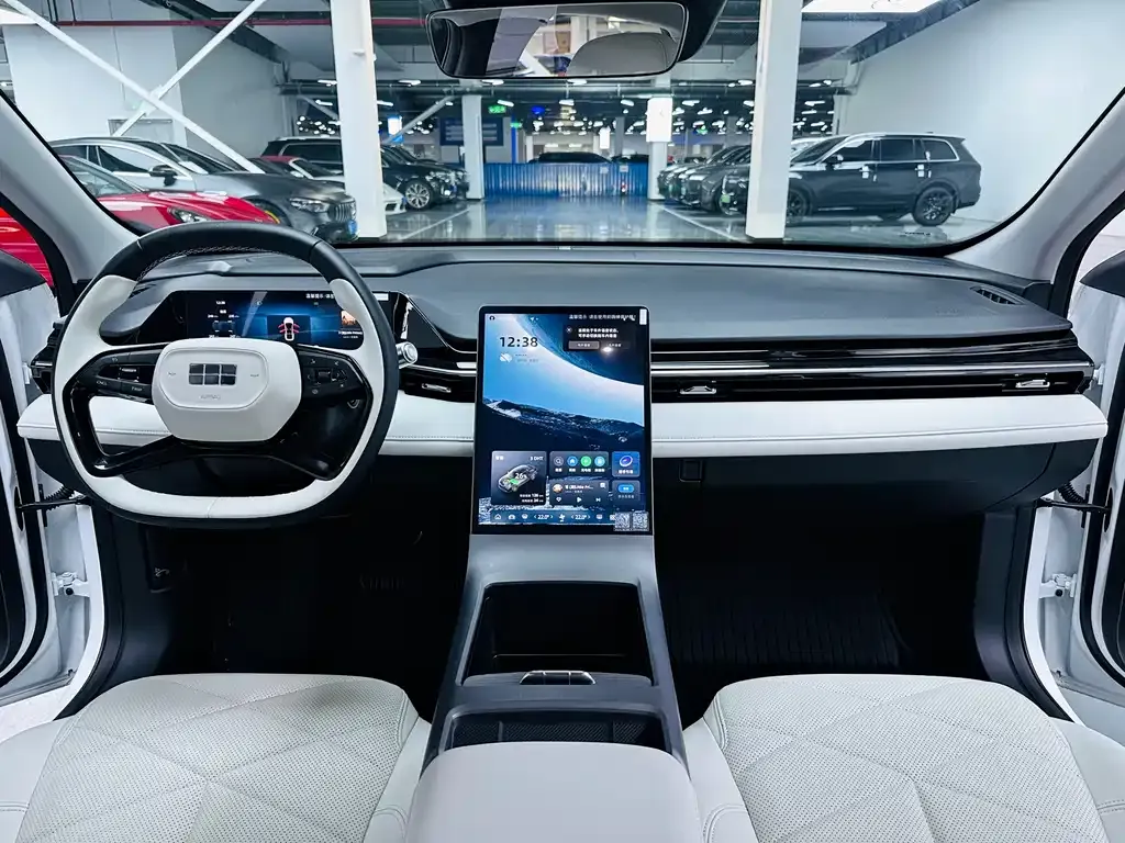 Geely Galaxy L6 — фото 3