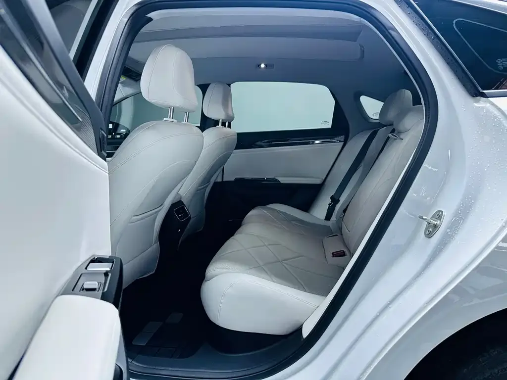 Geely Galaxy L6 — фото 5