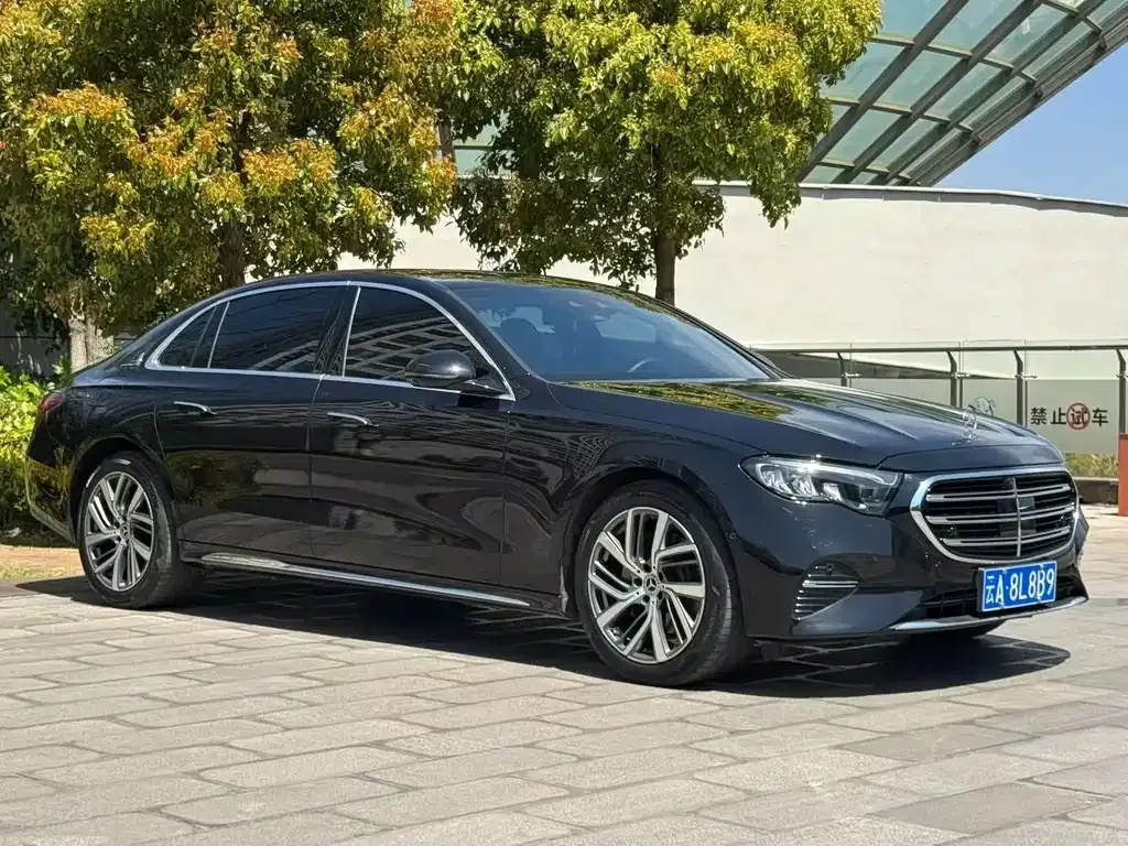 Mercedes-Benz E-Class — фото 9