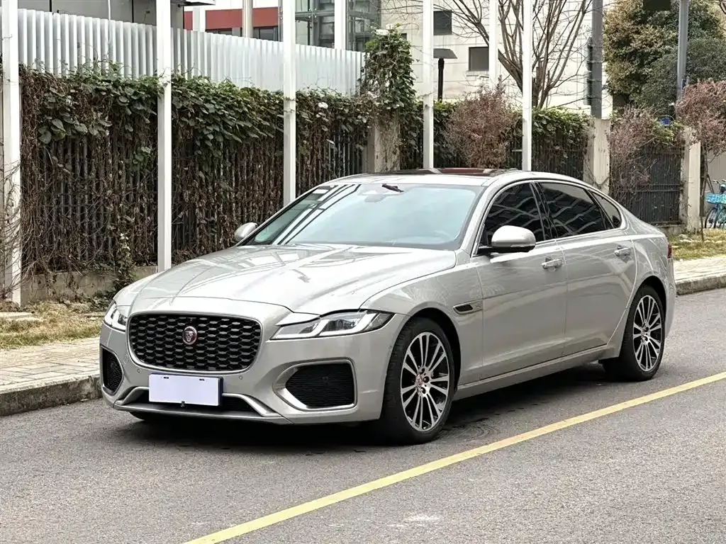 Jaguar XFL — фото 1