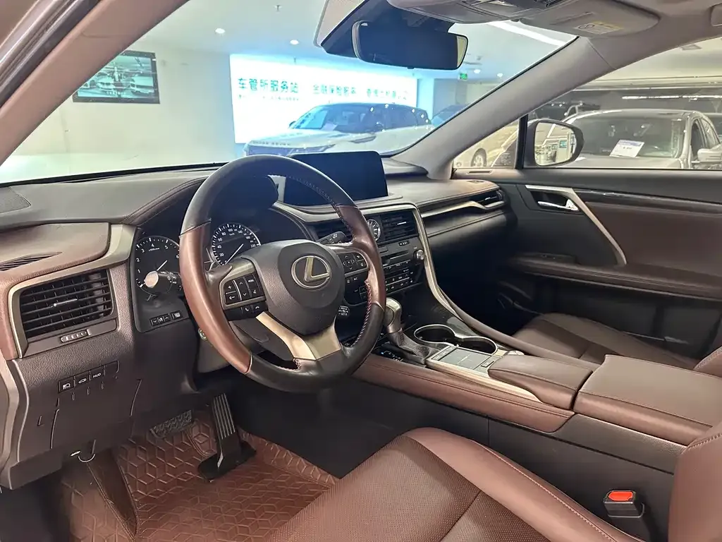 Lexus RX — фото 10