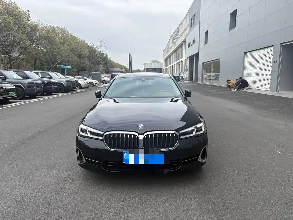 BMW 5 Series — фото 4