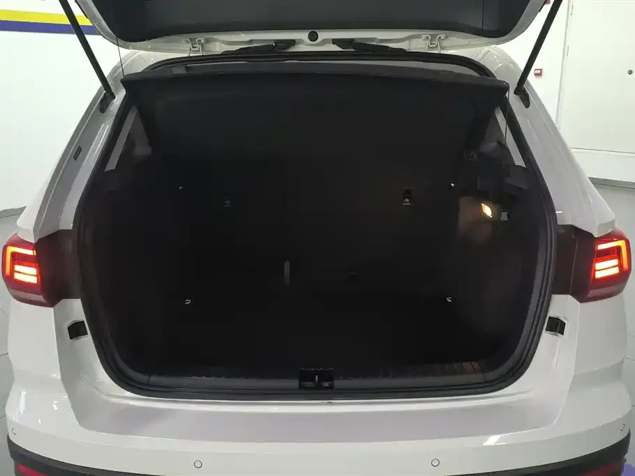 Volkswagen Tharu — фото 7