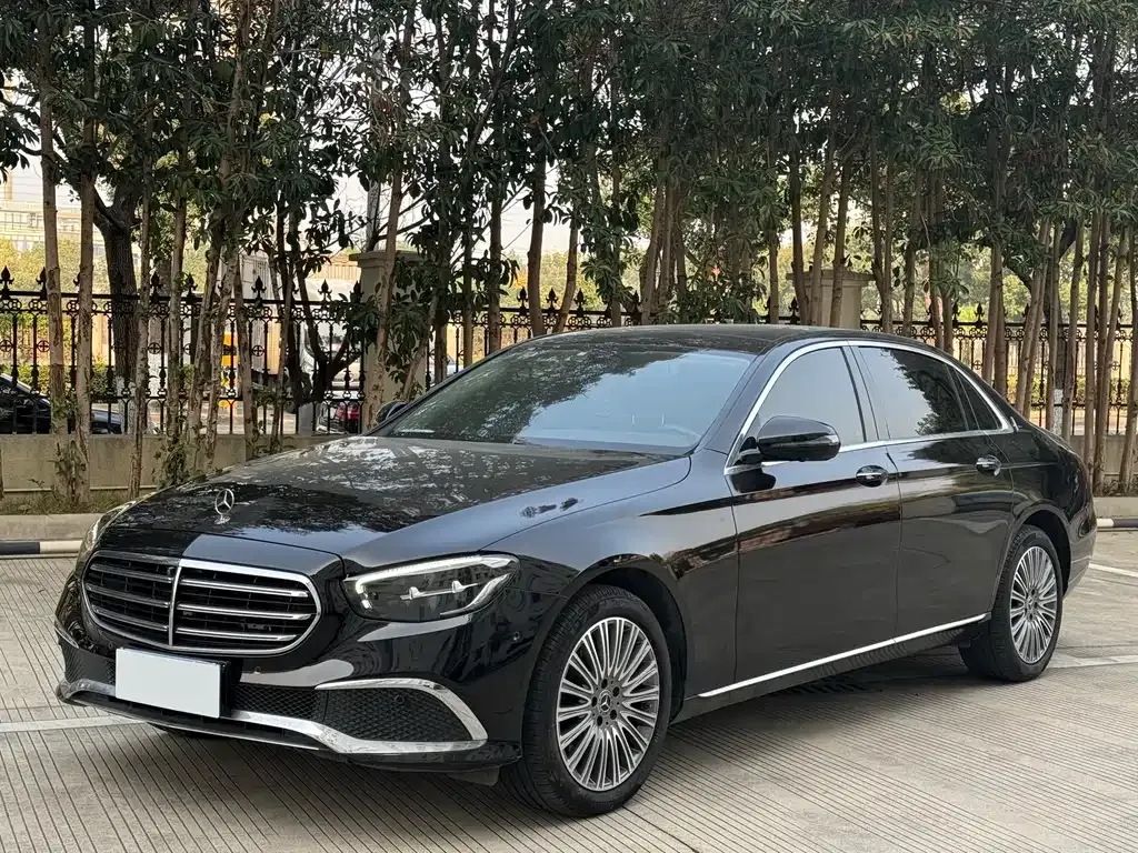 Mercedes-Benz E-Class — фото 10