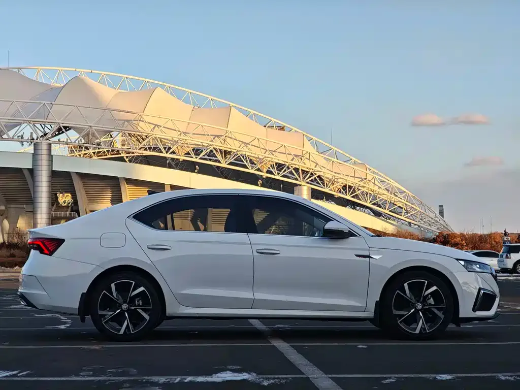 Skoda Octavia — фото 3