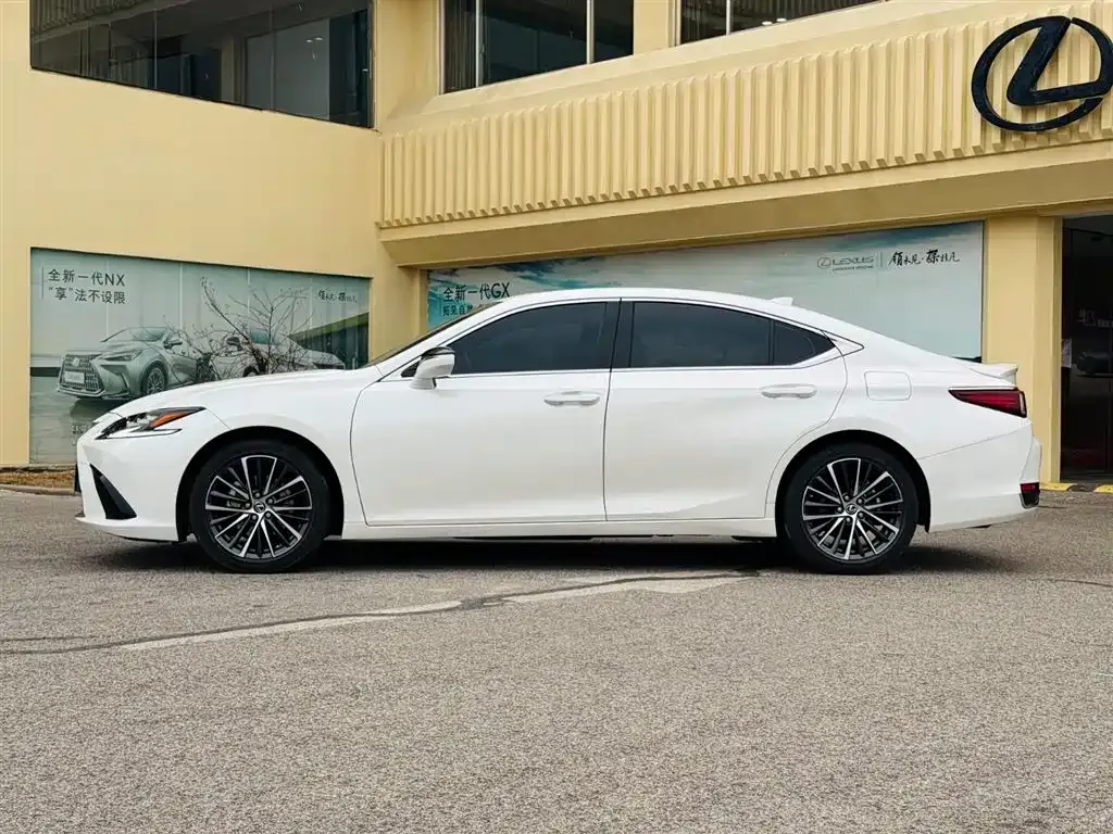 Lexus ES — фото 7