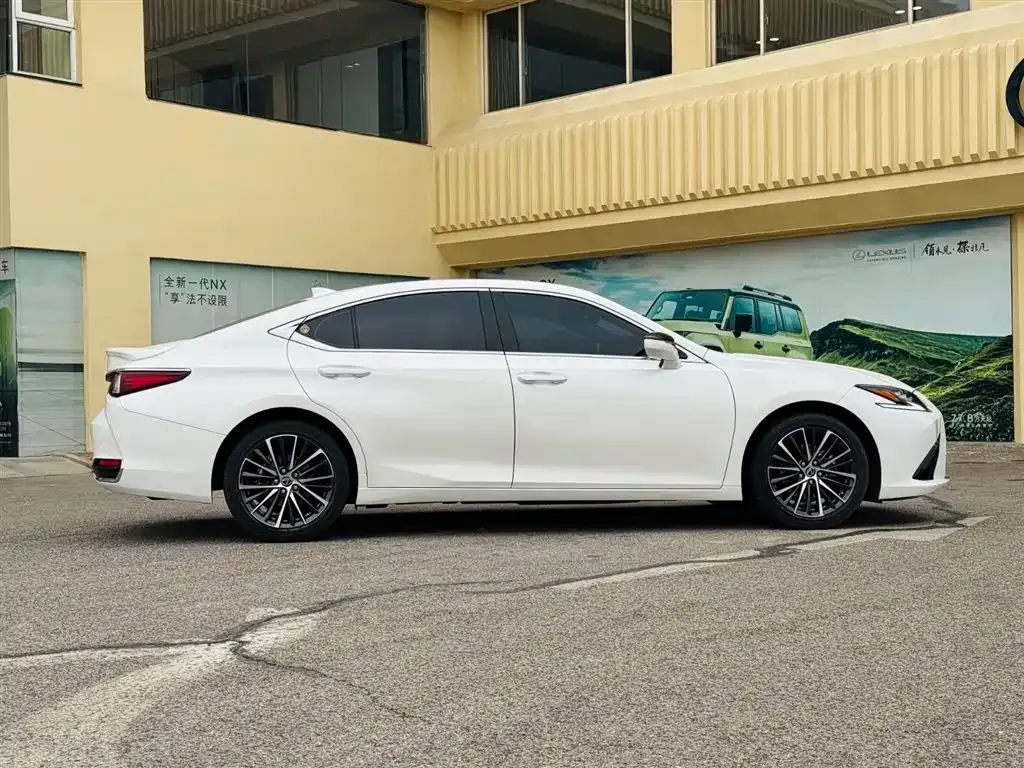 Lexus ES — фото 4