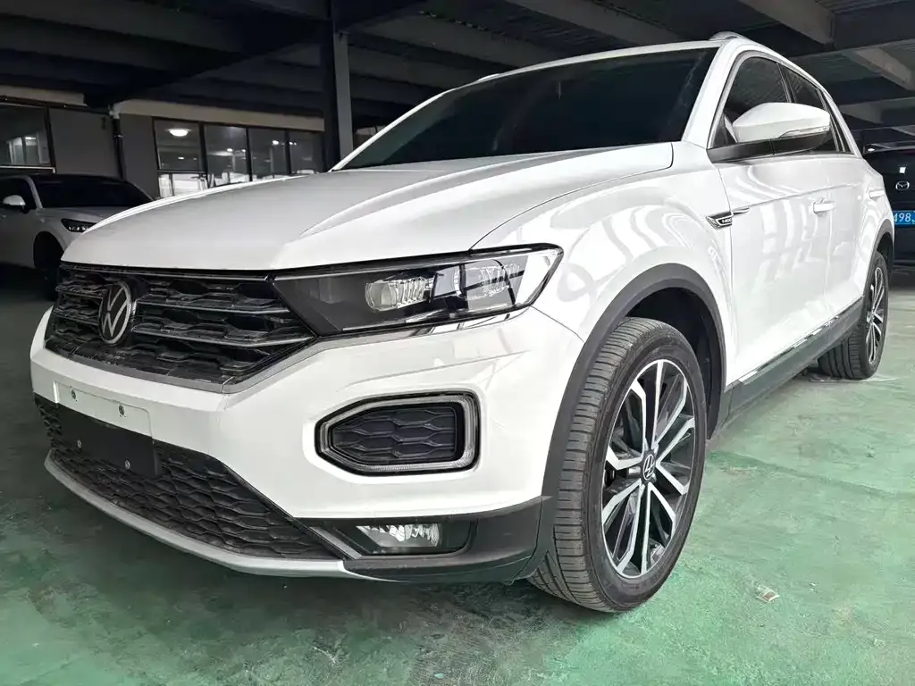 Volkswagen T-Roc — фото 1