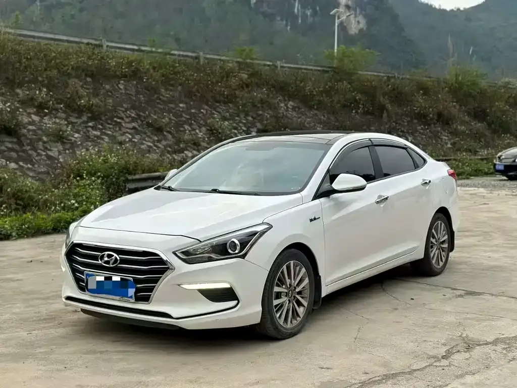 Hyundai Mistra — фото 1
