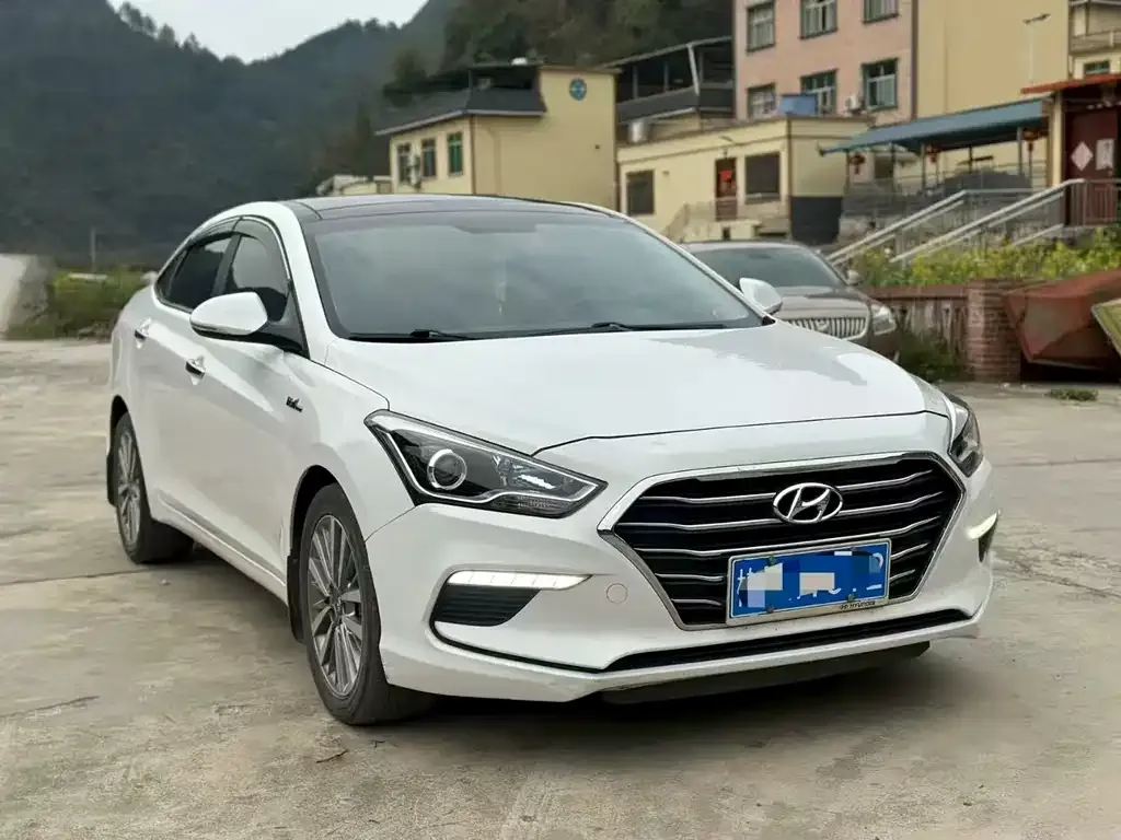 Hyundai Mistra — фото 8